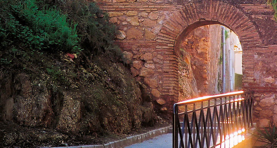 "Arco de San Pedro", "De Las Ollerías" o "De La Rambla"(s.XVI)