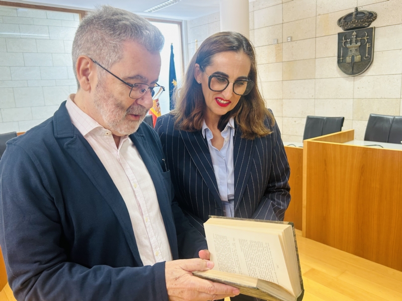 Donan las actas del IV Congreso Internacional de Antropología y Arqueología Prehistórica de Copenhage, en el que Inchaurrandieta dio a a conocer al mundo la valía y significación histórica de La Bastida