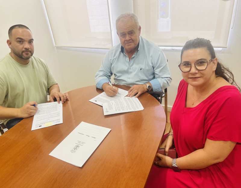 Se suscribe un nuevo contrato con un emprendedor que dedica su actividad a la fabricación y montaje de cocinas y armarios en el Vivero de Empresas