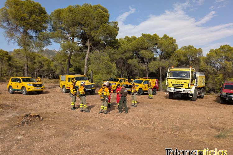 Cerca de 20 militares de la UME realizan tareas de instrucción en el parque regional de Sierra Espuña