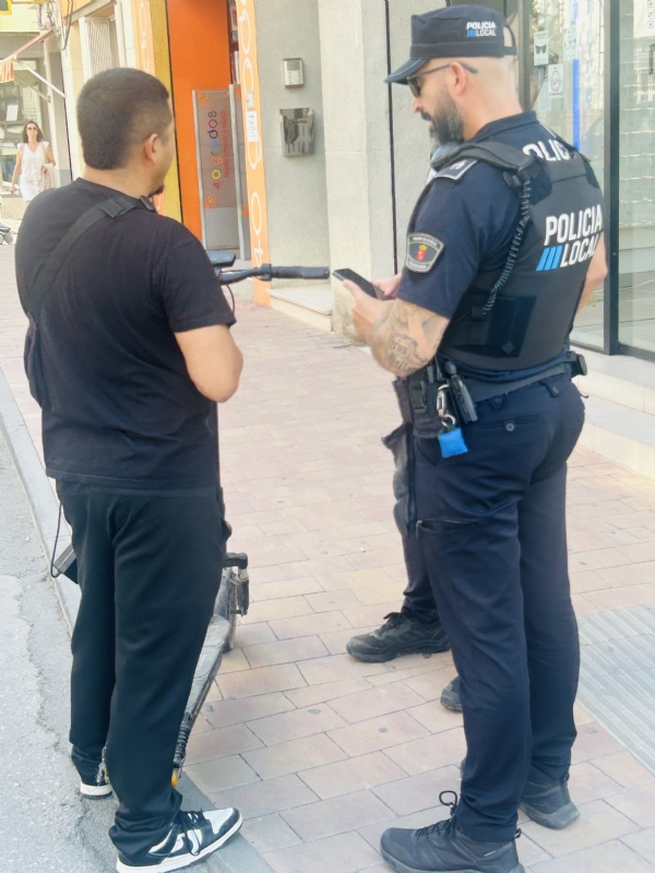 La Policía Local reitera la necesidad de conocer las nuevas normas de tráfico para patinetes, bicicletas y motocicletas que entran en vigor el 1 de octubre de 2026