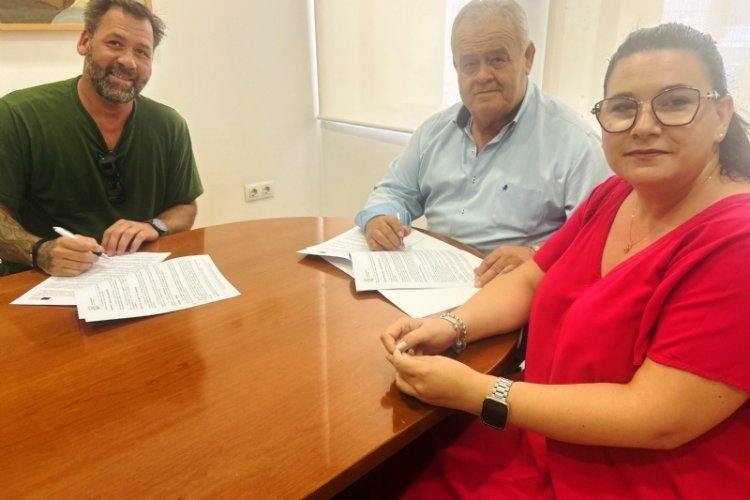 El Ayuntamiento de Totana cede una nave del Vivero de Empresas a un emprendedor totanero