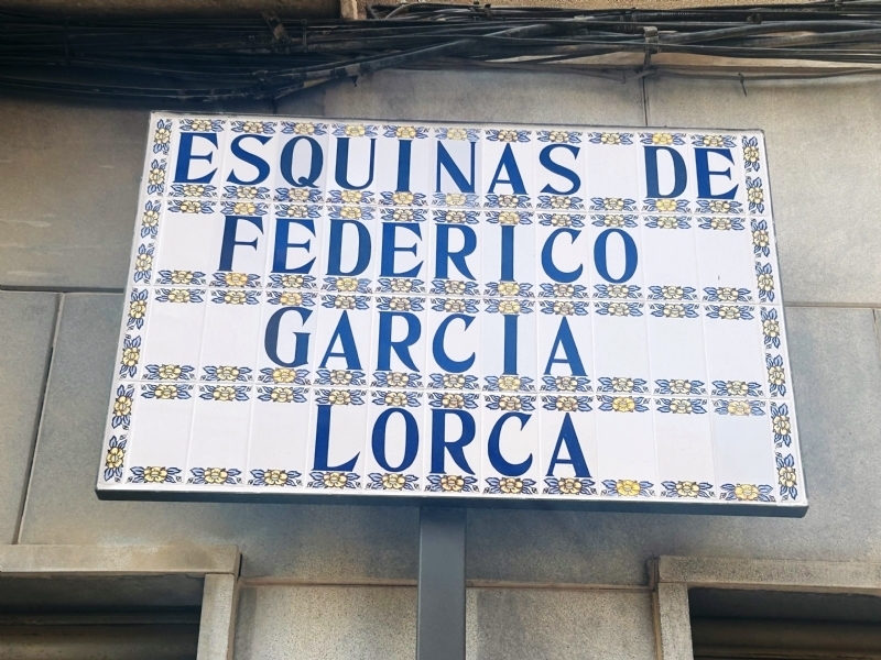 Nominan como “Esquinas de Federico Gacrcía Lorca” el espacio urbano en el que convergen las calles San Antonio, Mayor Triana y avenida Santa Eulalia