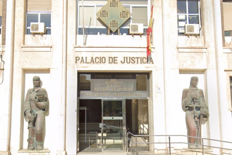 Condenado a once años de prisión por provocar un incendio en un edificio habitado de Totana