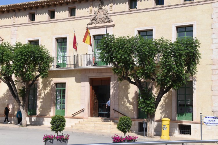 El Ayuntamiento de Totana colaborará con los estudiantes del municipio que vayan a formarse en universidades extranjeras