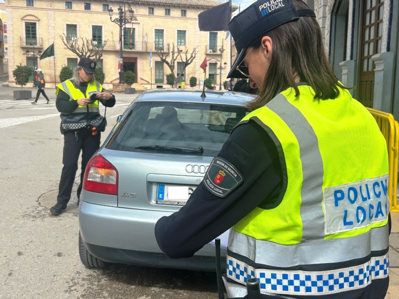 La Policía Local de Totana se adhiere durante esta semana a la campaña de la DGT para evitar las distracciones al volante