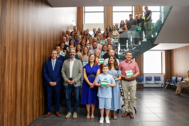 Lucas destaca la importancia de fomentar la movilidad segura y sostenible en los desplazamientos de los alumnos al colegio, Foto 1
